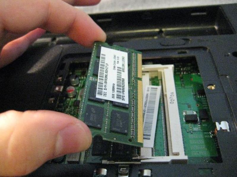 nang cap ram laptop lay lien