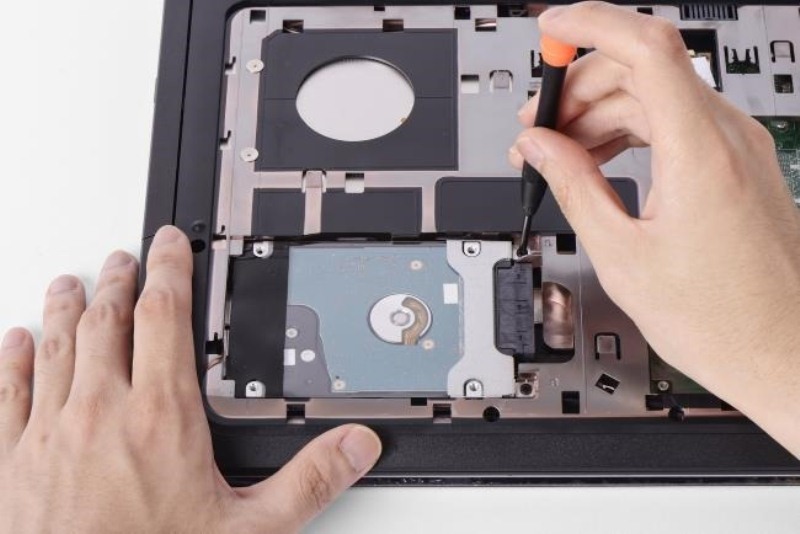 thay o cung laptop gia re